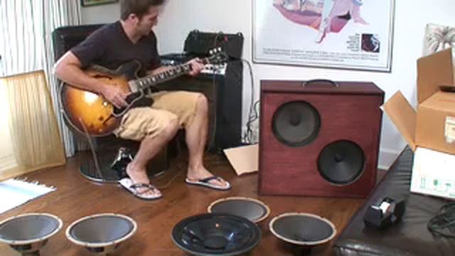 Vintage Vox Alnico Blue Speaker Through Gibson EH185 Head.mov смотреть онлайн