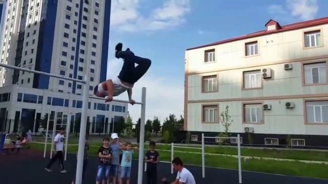 StreetWorkout турник мен с Валерика Гайрбеков Адам