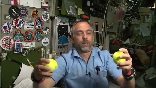 Richard Garriott Space Video Blog: Conservation of Momentum смотреть онлайн