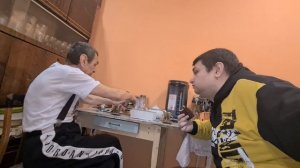 Чаепитие с батей пирожными Алёнка и чаем чайным!