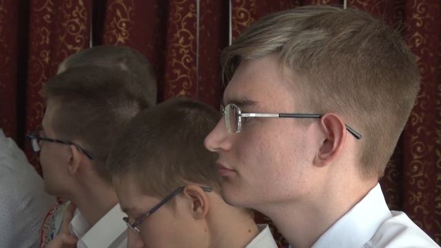 Последний звонок: школа № 122 / 19-05-2023 смотреть онлайн