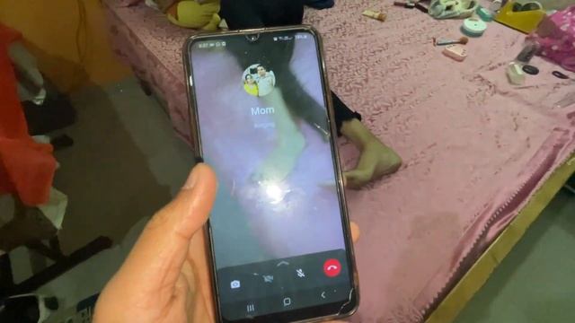 IPHONE Girty Hue Bcha Aur Bhahen Ke Sath Hogyi Ladai ?? смотреть онлайн