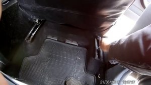 Как снимаются передние сиденья у Шкоды Ети