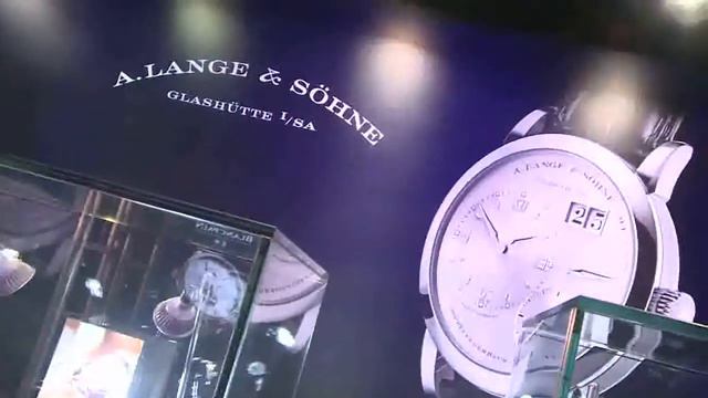 Story Time World's Largest Watch Clock Fair in Hong Kong смотреть онлайн