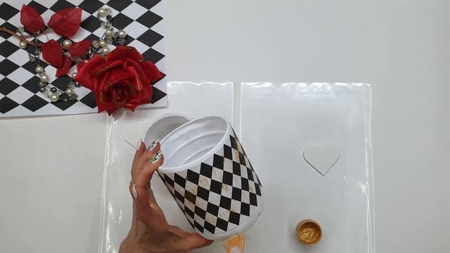 ?DIY - ИДЕЯ из ОБЫЧНЫХ ПЛАСТИКОВЫХ БУТЫЛОК??? смотреть онлайн
