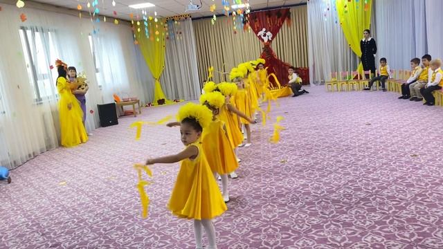 Танец «Солнце» в подготовительной группе «Абвгдейка»