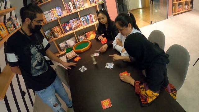 Jungle Speed Card Game | Geek Dimension Cafe смотреть онлайн
