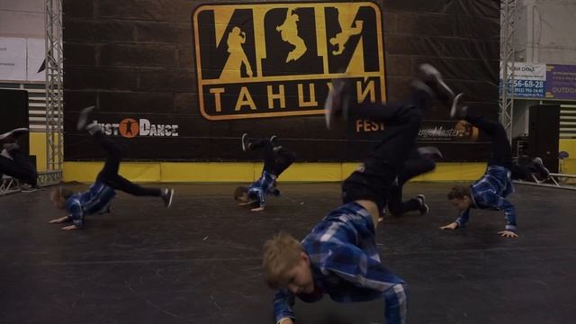 Electro power crew | SHOWCASE | GO TO DANCE 2017 | SPB | 29 04 17 - #bboy #bgirl #breakdance смотреть онлайн
