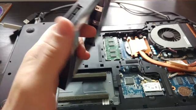 Ускорение ноутбука с помощью SSD и переходники для CD-ROM и HDD, SSD смотреть онлайн