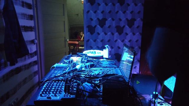 О том как мы закрывали свою резиденцию (Кинопоказ/концерт: Teplovisor ft. Lielielie + Ivan Fishov) смотреть онлайн