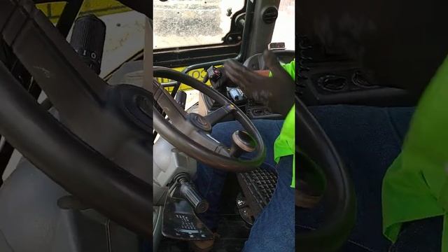 Inspección Pre Operacional De Retro Cargador Hyundai H940c