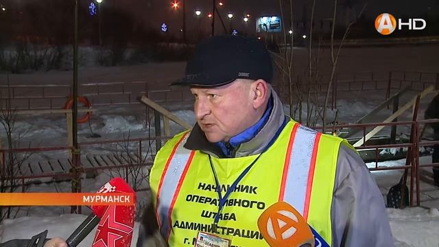 Особенности крещенских омовений женщины в домик «моржей» мужчин в палатку HD720 смотреть онлайн