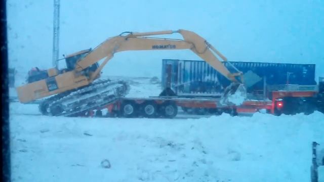 Экскаватор komatsu pc 400 лезет на трал смотреть онлайн