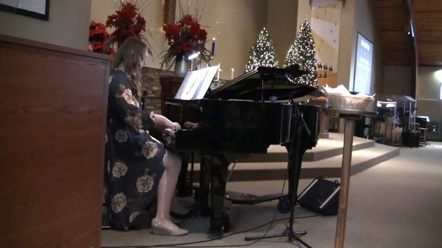"Carol of the Bells" piano duet at HLC Christmas Eve 2018 смотреть онлайн
