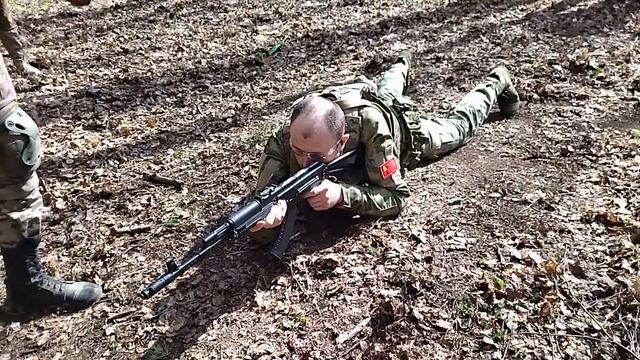 Для чего прижимать пятки к земле во время стрельбы? смотреть онлайн