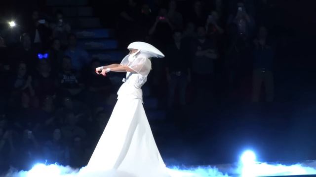 Lady Gaga Bloody Mary Live Montreal 2013 HD 1080P смотреть онлайн