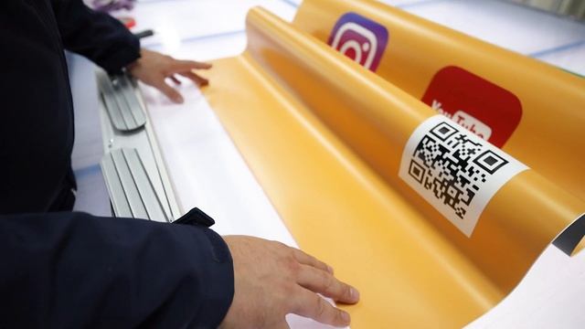 TUTORIAL: Roll-Up Druckmotiv wechseln. Einfache Anleitung | Das Klebt смотреть онлайн