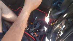 Как разблокировать ремни Киа Рио.