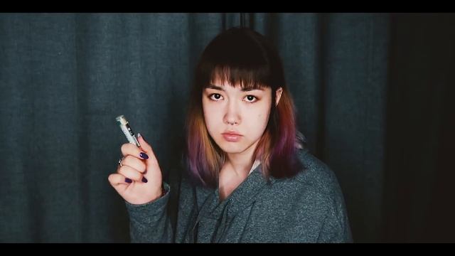 ЖИЗНЬ С ЦВЕТНЫМИ ВОЛОСАМИ смотреть онлайн