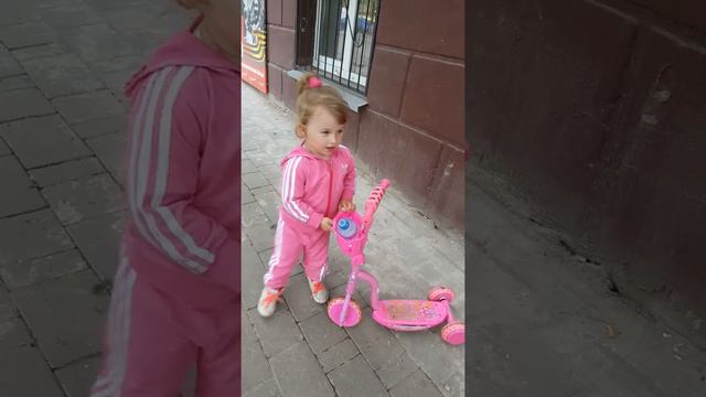 Вика ждет папу около пивоварни смотреть онлайн