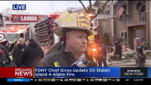 FDNY chief gives update on Staten Island 4-alarm fire смотреть онлайн