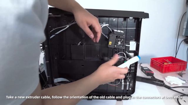 Flashforge Adventurer 4: How to Replace The Extruder Cable смотреть онлайн