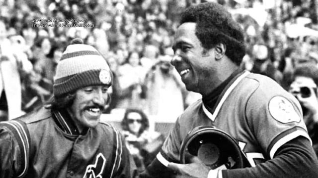 Tribute to former Indians player-manager, baseball legend Frank Robinson смотреть онлайн