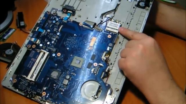 Как разобрать, почистить и заменить термопасту в ноутбуке SAMSUNG Model - RV515 смотреть онлайн