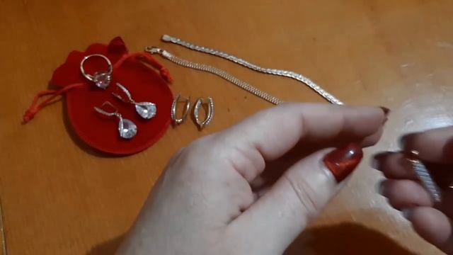 Красивая бижутерия. Не все то золото, что блестит смотреть онлайн