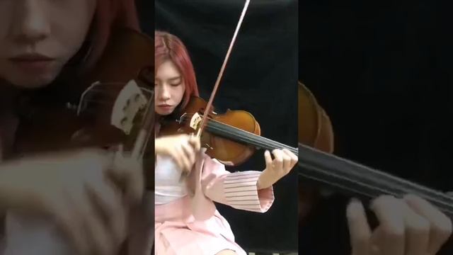 European wood violin. (cue every lovely redhead musician) смотреть онлайн