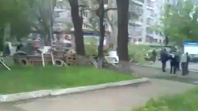 Славянск 02 05 14, обстановка на улицах города Ukraine, Sloviansk смотреть онлайн
