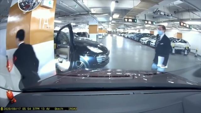Kim Huat Presents: Porsche Parking смотреть онлайн