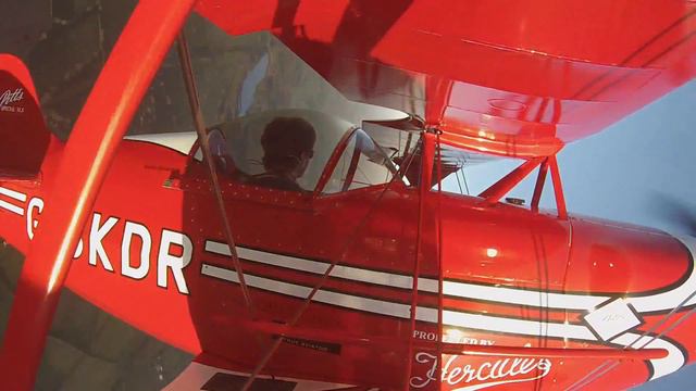 Epic Pitts Special Torque roll, Lauren Richardson Airshows смотреть онлайн