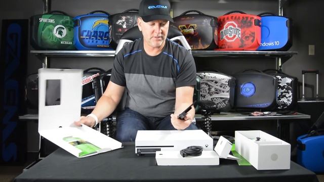 Xbox One S Unboxing & Vanguard Fitting | Game on the go with a GAEMS Vanguard! смотреть онлайн