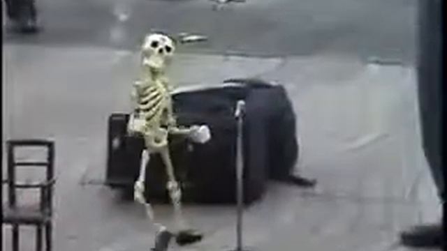 Скелет танцует и поет смотреть онлайн