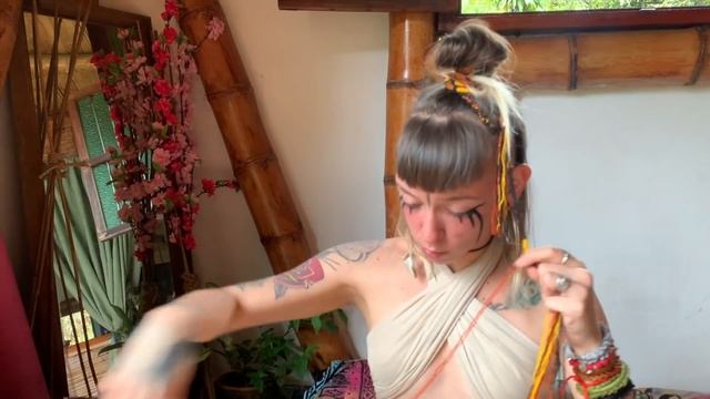 Tutorial de trenzas/rastas de hilo decoradas || De Nova con Amor смотреть онлайн