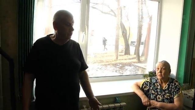 Прорвало трубу в доме на Заводской смотреть онлайн