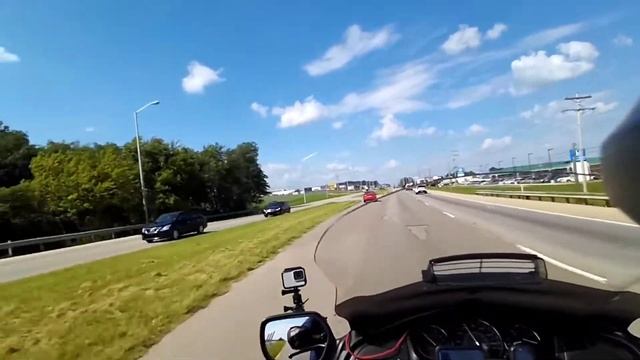 V-stream Windshield On A Honda GoldWing GL 1800 F6B  Audio And Wind Noise Test