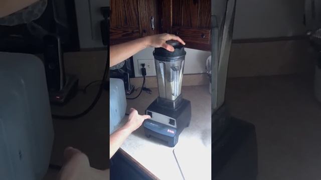 Juicing Raw Organic Ginger by Helen смотреть онлайн