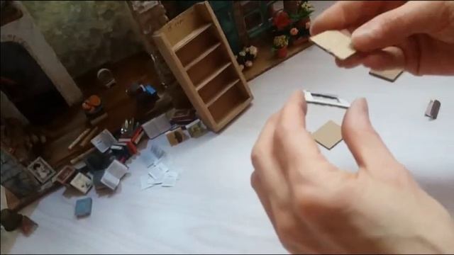 Miniature library cabinet / Миниатюрный Библиотечный шкаф. смотреть онлайн