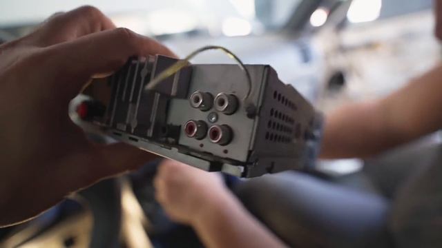 Как установить музыку: сабвуфер, усилитель, динамики в автомобиль!?Бюджетная сборка за 12 000 рубле смотреть онлайн