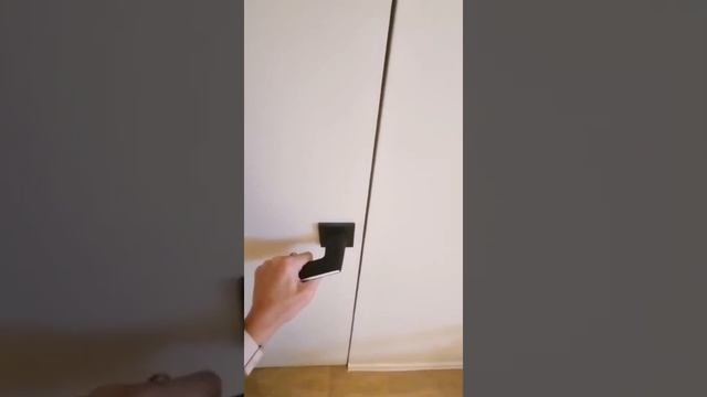 Скрытые двери INVISIBLE смотреть онлайн