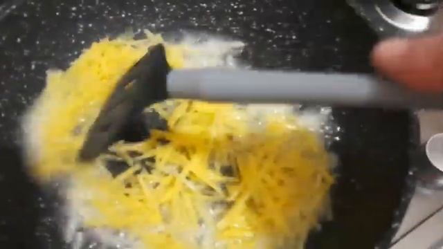 картофель ? Пай(фри)на сковороде для салата или просто похрустеть ?просто и быстро