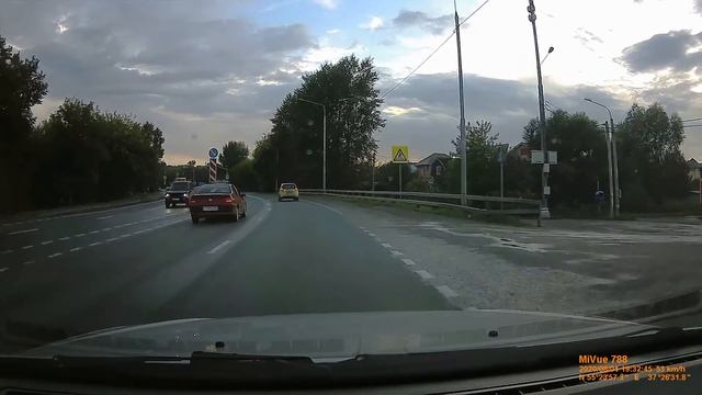 Тест видеорегистратора Mio MiVue 788. День смотреть онлайн