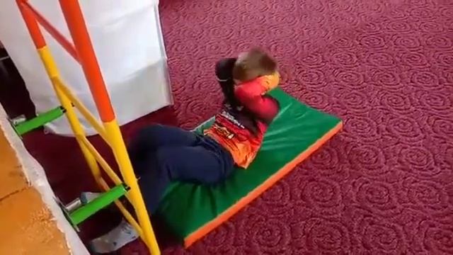 Упражнения по ОФП для детей в домашних условиях от тренера Ю.С. Сергеева. смотреть онлайн