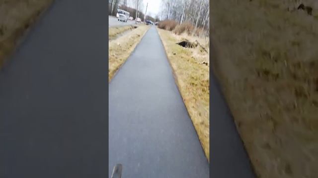 По улице Удаловская в сторону Павловска после ремонта дороги провалилась земля перед ехающей машины смотреть онлайн