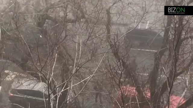 Алматинцы забрали часть техники у полиции и идут к дому правительства. смотреть онлайн