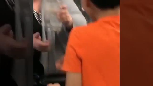 Фокус с банкой воды и листком бумаги смотреть онлайн