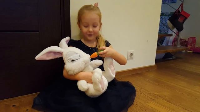 Интерактивный Кролик MILKY!!! смотреть онлайн
