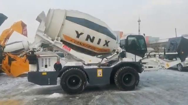 Бетоносмеситель с самозагрузкой ZHIYANG . автобетоносмеситель. мобильный бетонный завод. смотреть онлайн